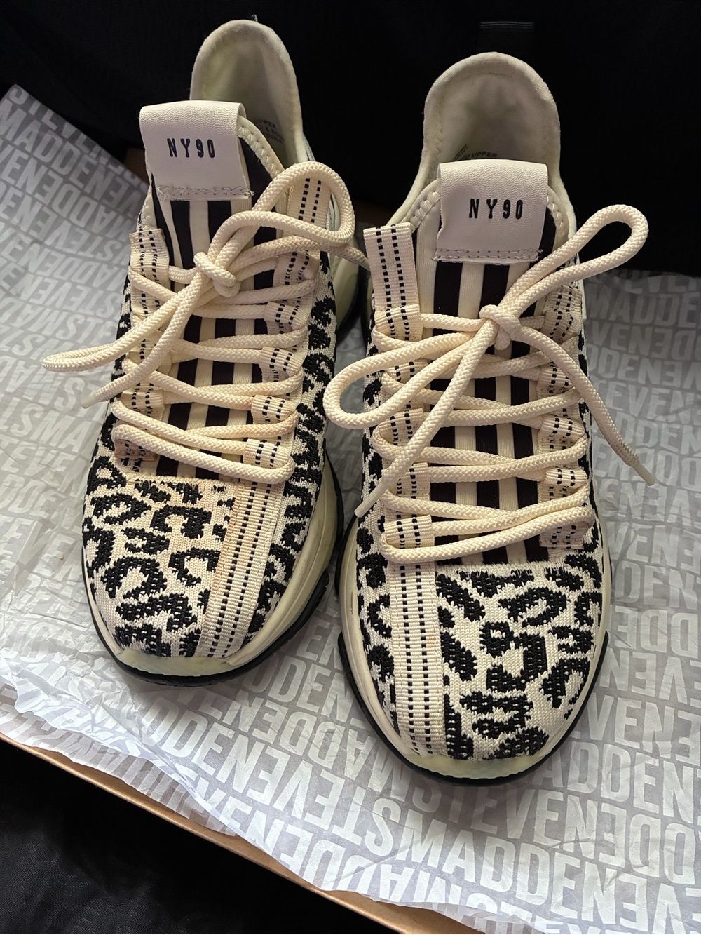 Steve Madden Women's Cream & Black Knit Sneaker